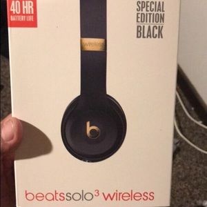 Beats by Dre solo3 wireless headphones